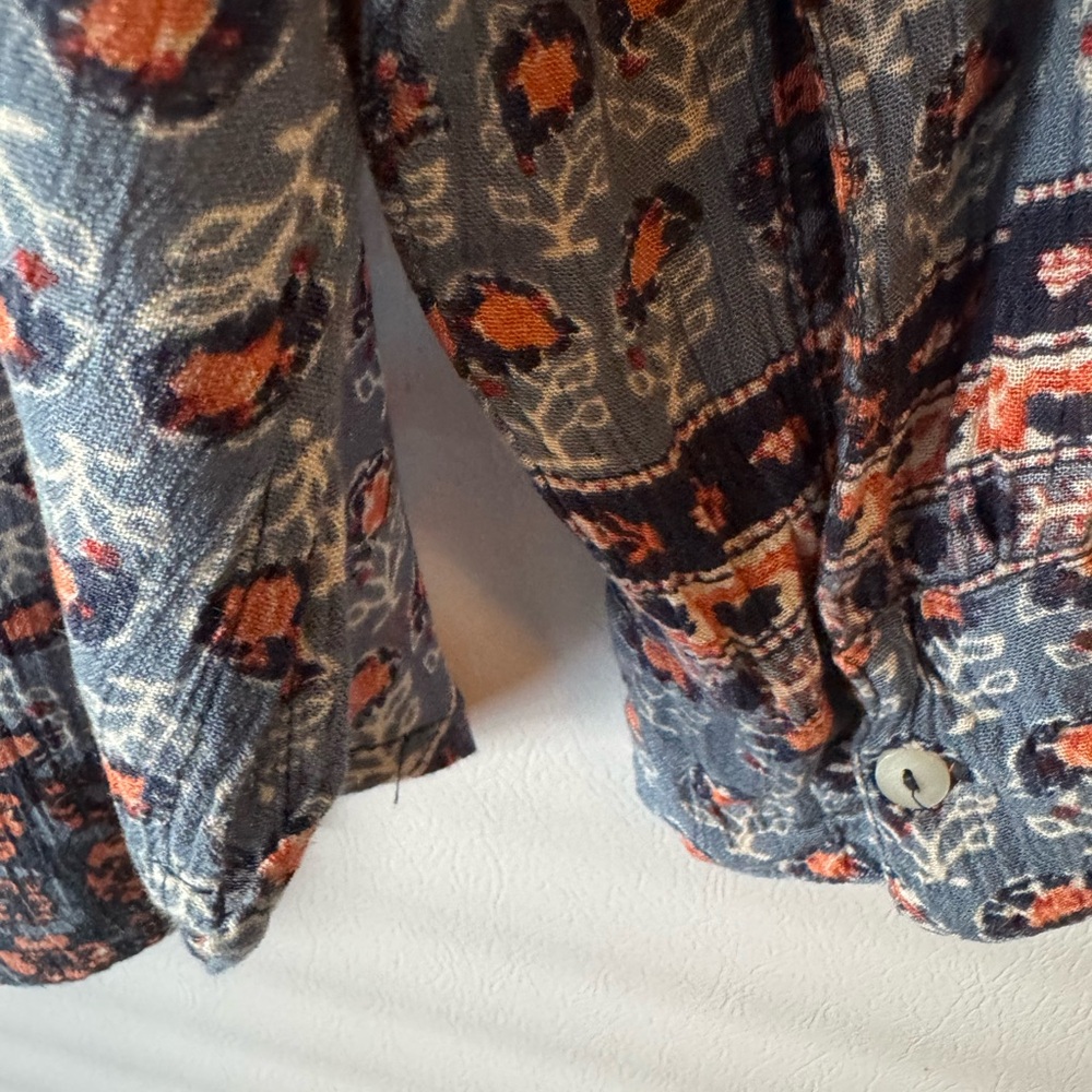 Free people Floral Button-Up Shirt in Orange and Blue size M - Picture 5 of 7